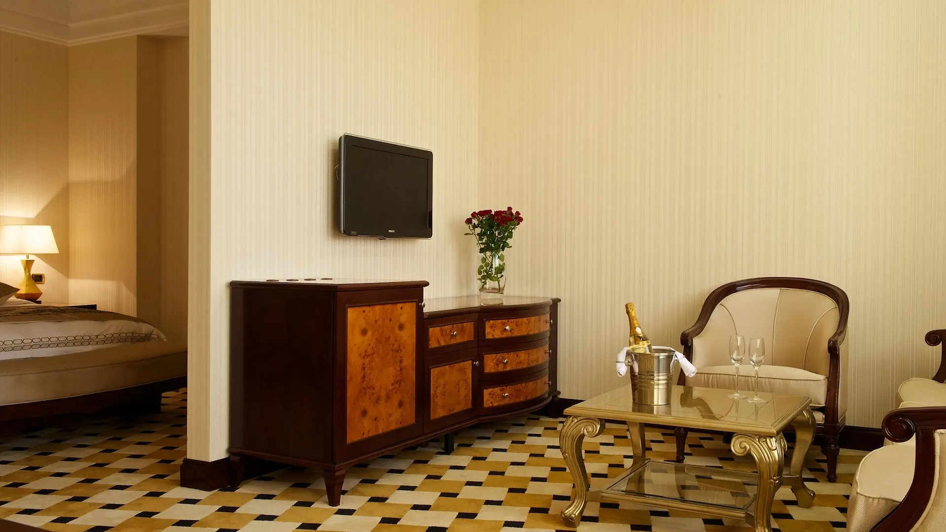 Отель Royal Tulip Алматы